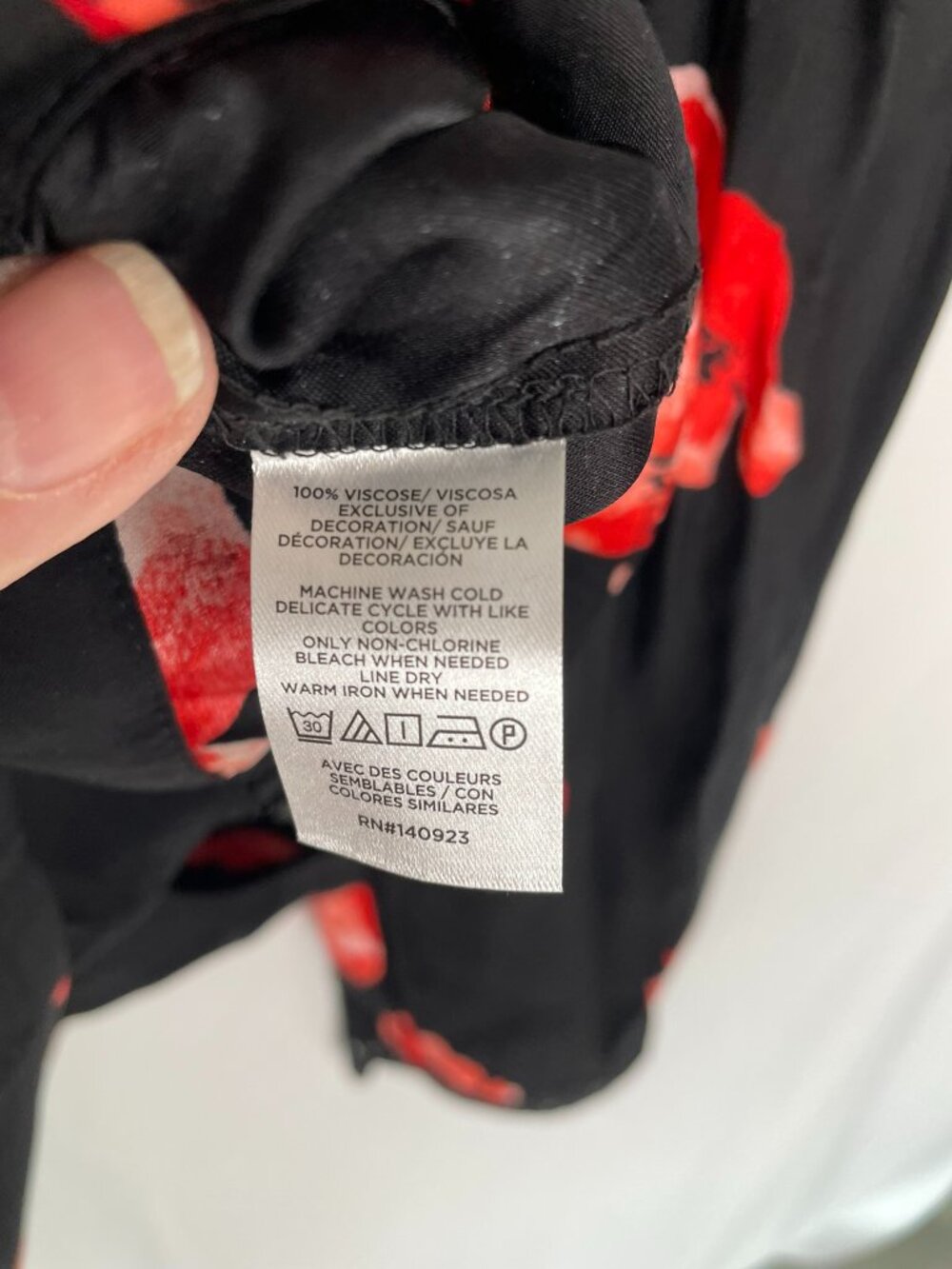 LOFT Black Red Floral Lace Trim V-Neck BlouseTop XL NWT - Picture 9 of 9